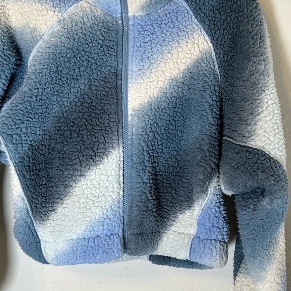 Wild Fable Cozy Blue and White Ombre Sherpa Zip-Up Cropped Hoodie Sz M/L - Picture 2 of 9